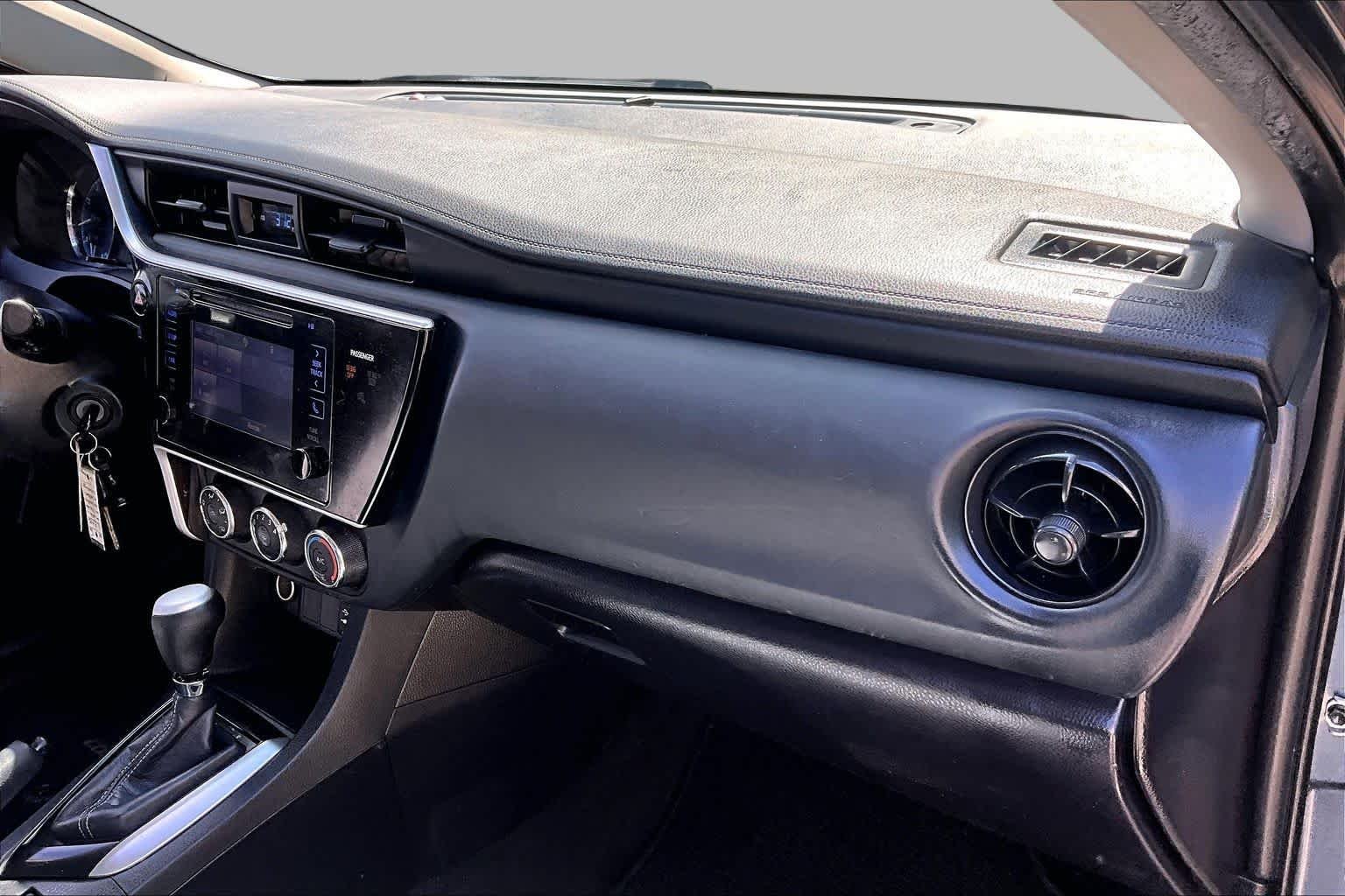 Used 2017 Slate Metallic Toyota L image 17