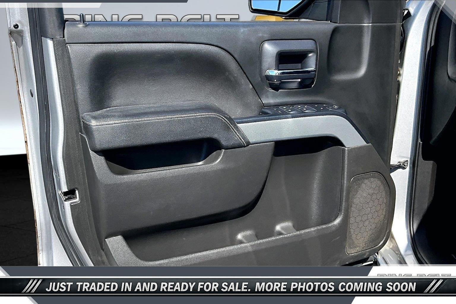 Used 2018 SILVER ICE METALLIC Chevrolet LT image 18
