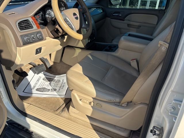 Used 2012 WHITE DIAMOND TRICOAT GMC SLT image 24