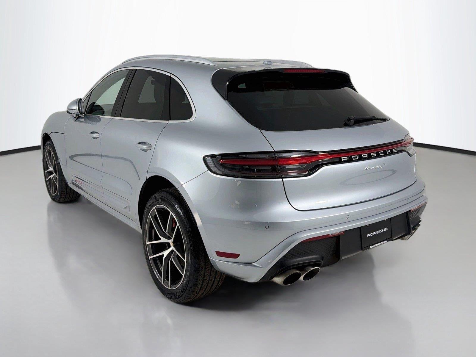 Used 2023 Dolomite Silver Metallic Porsche S image 3
