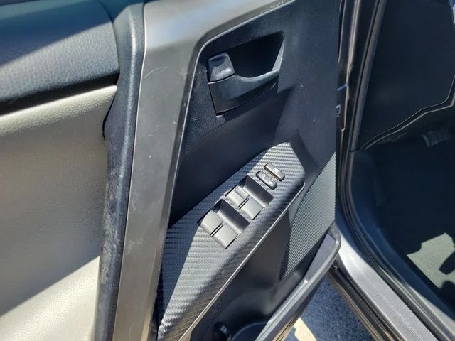 Used 2014 Gray Toyota LE image 17