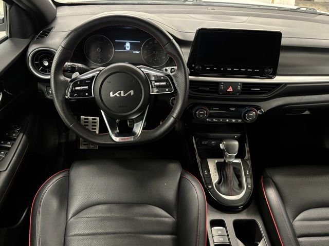 Used 2023 White Kia GT image 12