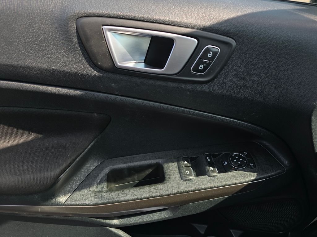 Used 2019 Silver Ford SE image 29