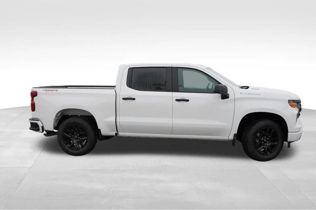 New 2026 Summit White Chevrolet Custom image 2