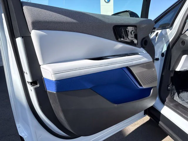 New 2027 Vibrant White Tricoat Cadillac Sport image 23