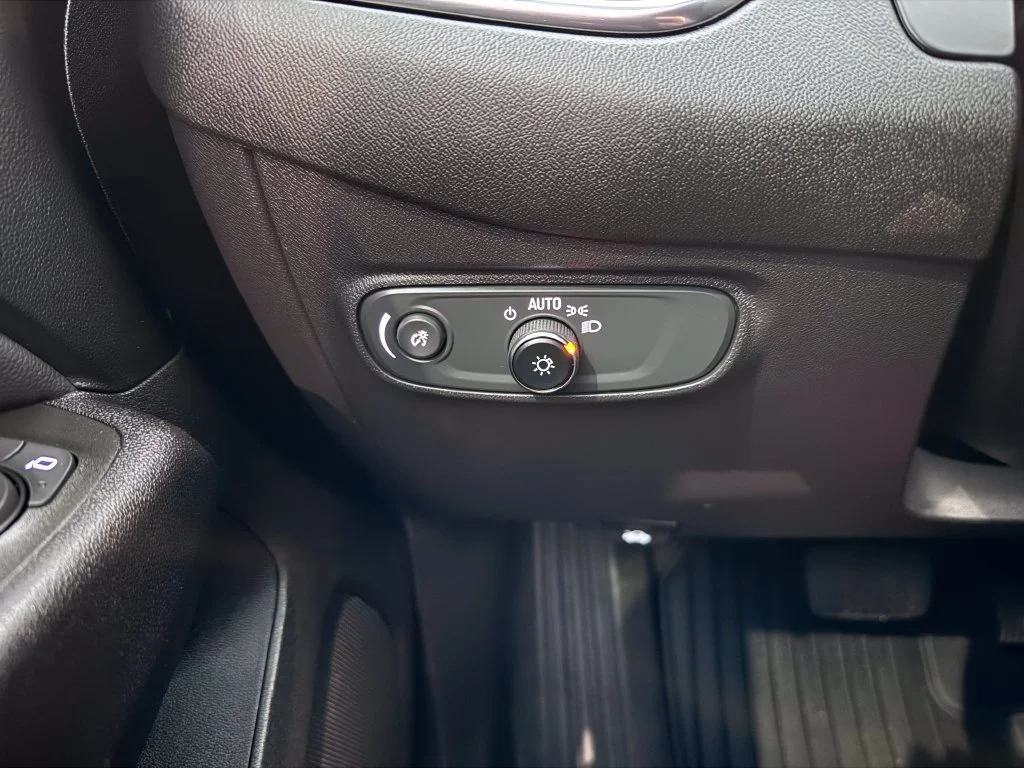 2024 Chevrolet Equinox LT - Photo 24