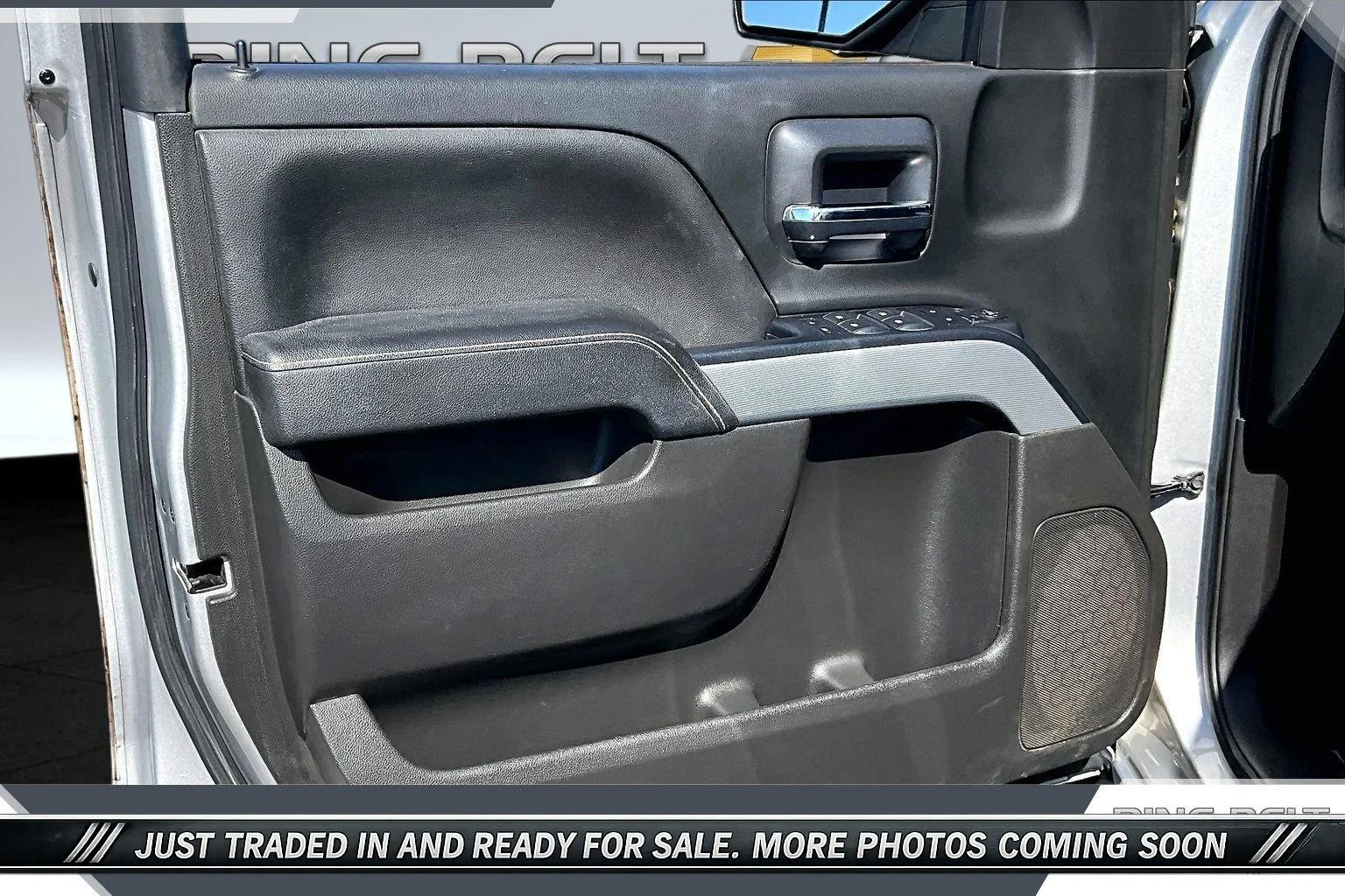 Used 2018 Silver Ice Metallic Chevrolet LT image 18