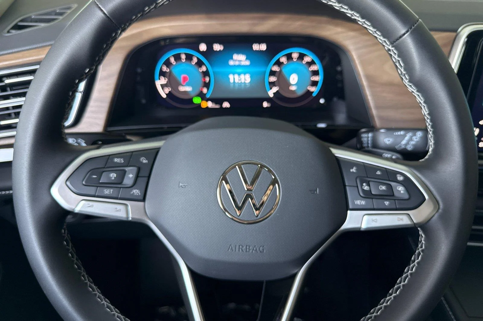 New 2026 Opal White Pearl Volkswagen 2.0T SE image 24