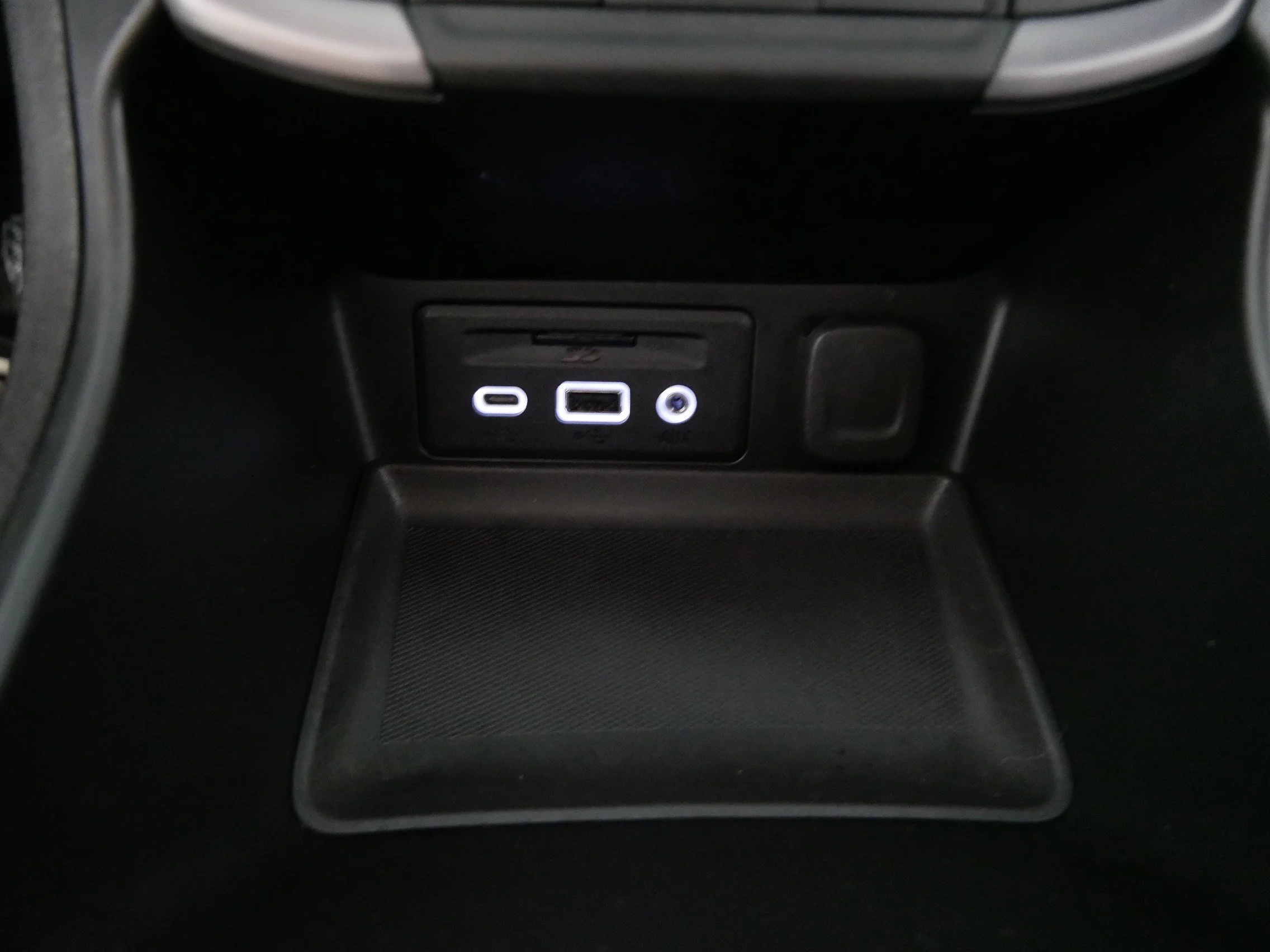 Used 2022 Summit White GMC AT4 image 32