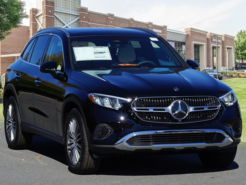 Used 2026 Black Mercedes-Benz GLC 300 image 3