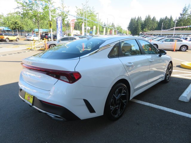 Used 2022 Glacial White Pearl Kia LX image 5