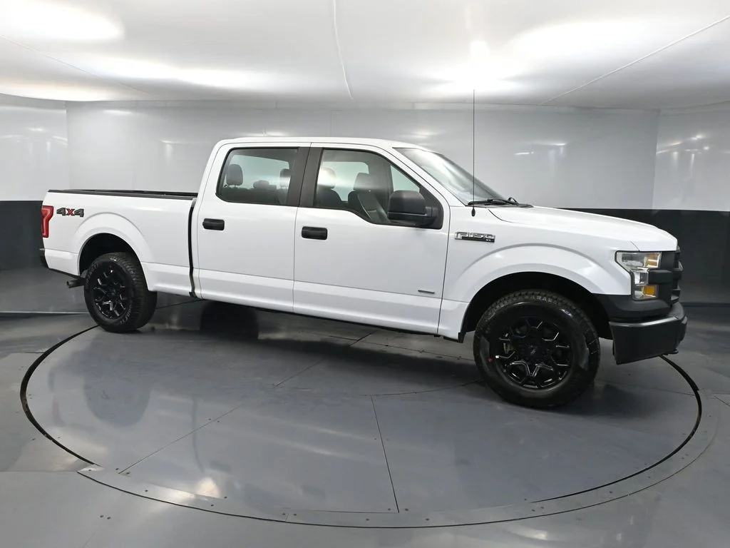 Used 2016 White Ford XL image 4