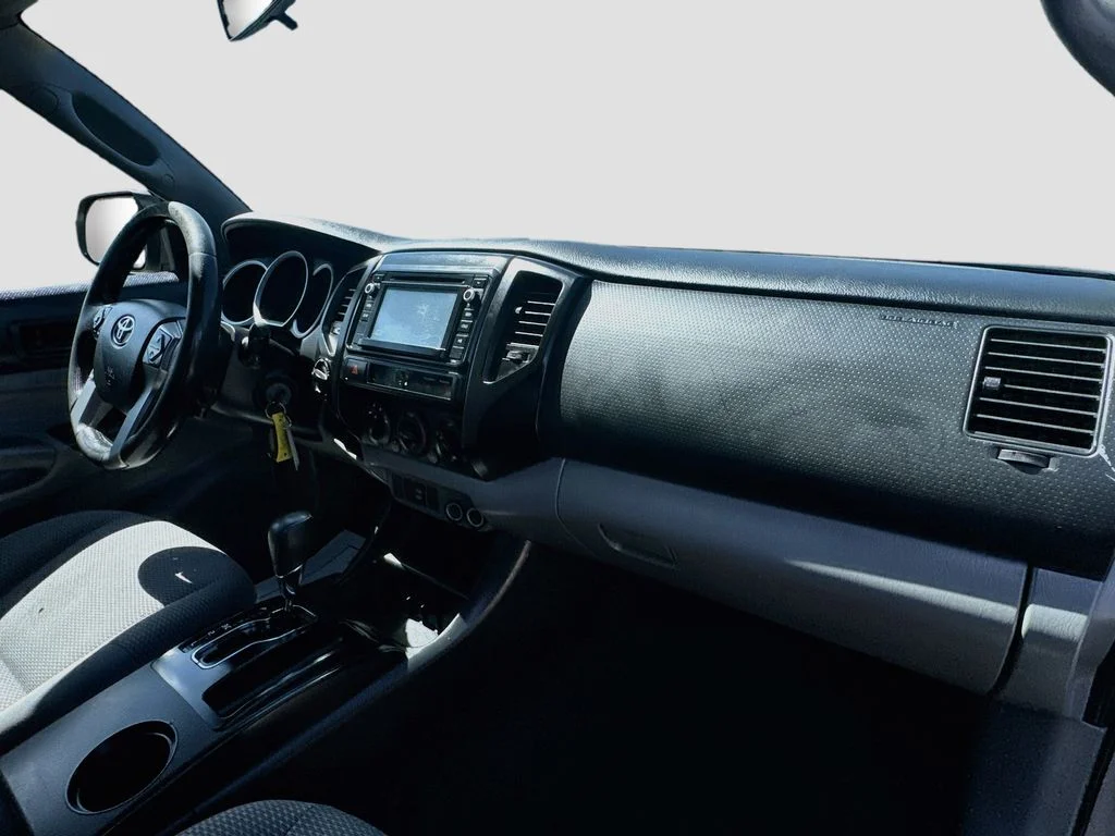 Used 2014 Silver Toyota Base image 31