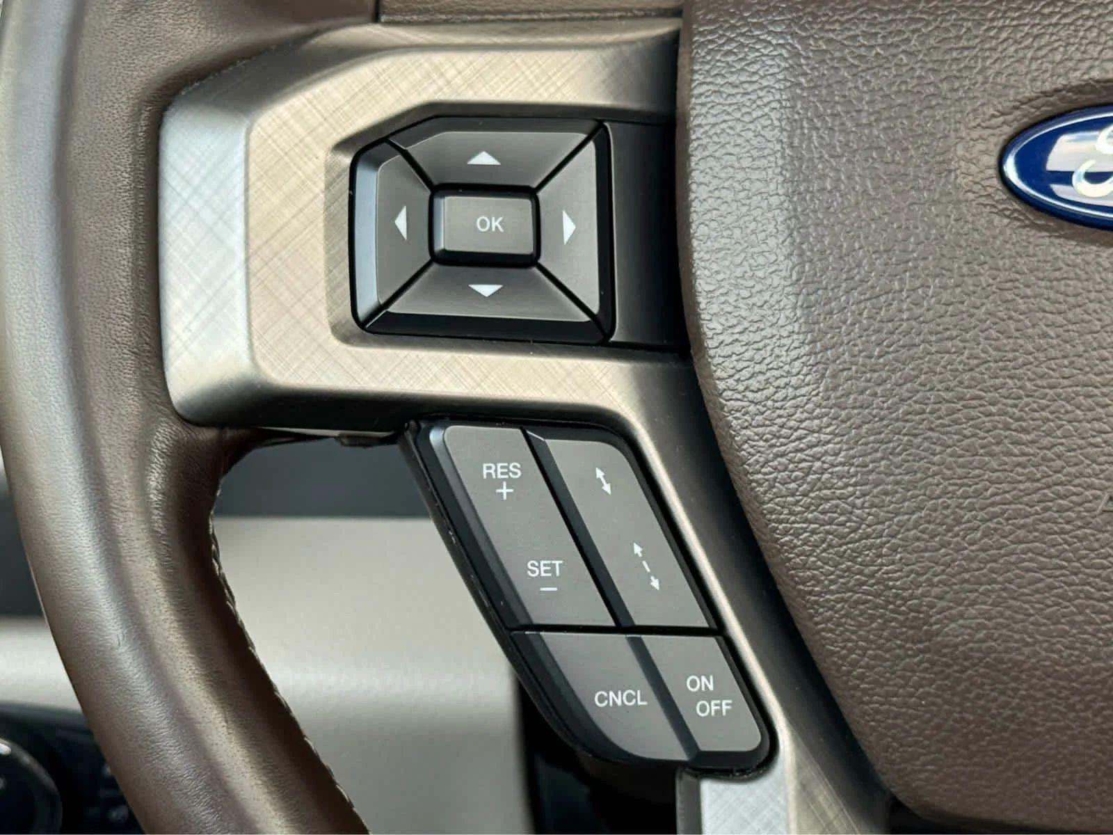 Used 2019  Ford Limited image 17