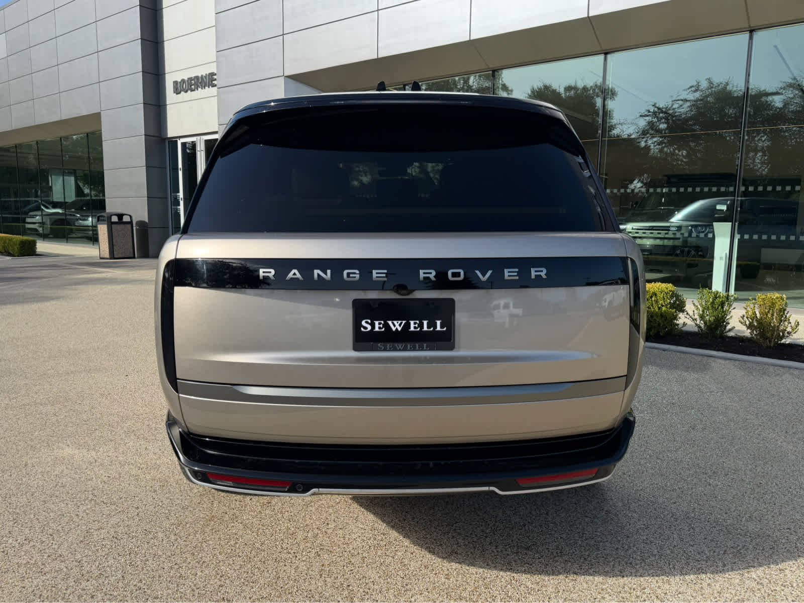 Certified Used 2024 BATUMI GOLD Land Rover SE image 8