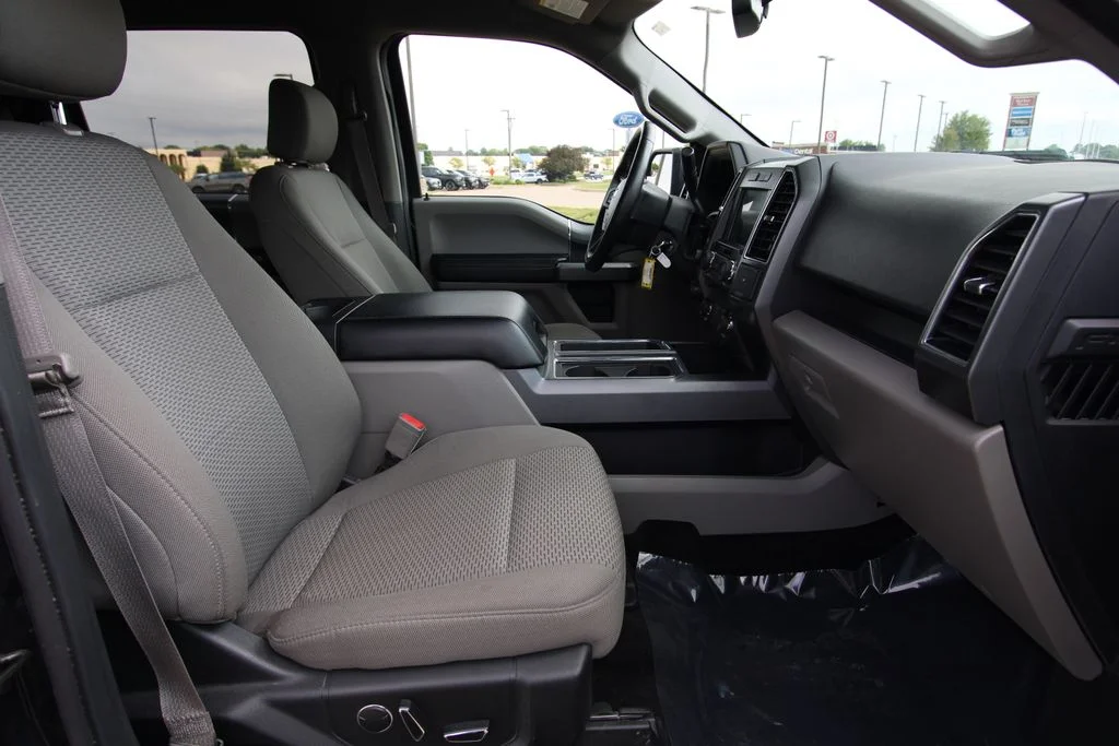 Used 2018 Black Ford XLT image 9