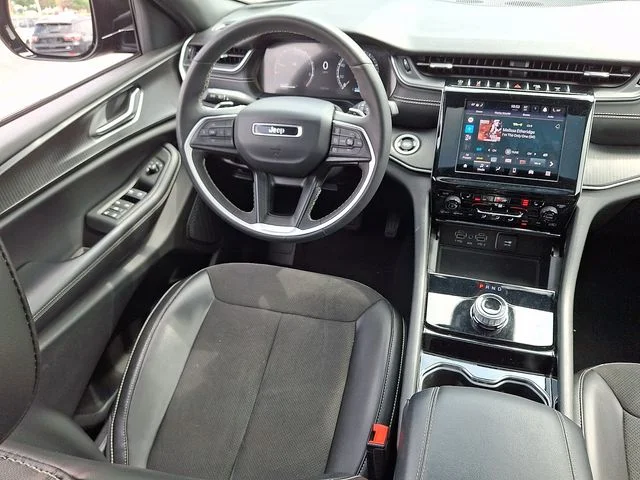 Used 2023 Black Jeep Altitude image 14