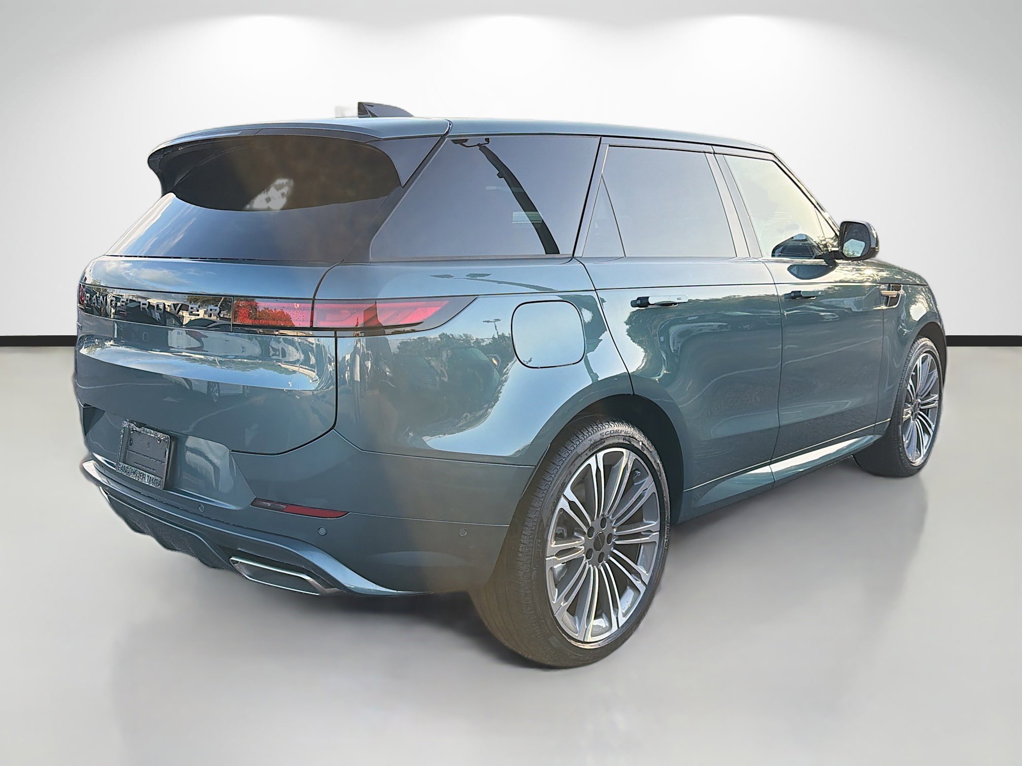 New 2026 Giola Green Land Rover Dynamic SE image 5