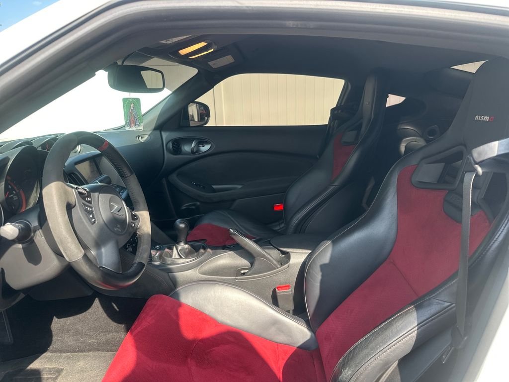 Used 2019 Pearl White Nissan Nismo image 10