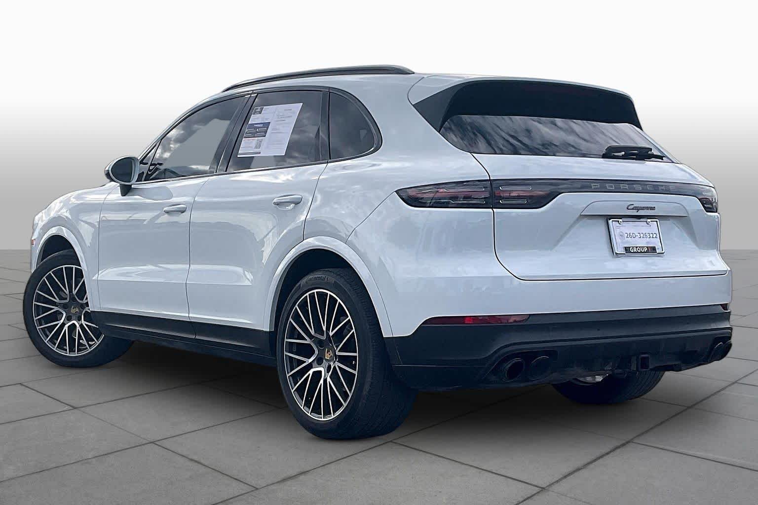 Used 2022  Porsche  image 11