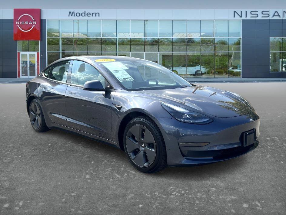 Used 2022 Midnight Silver Metallic Tesla Long Range image 3