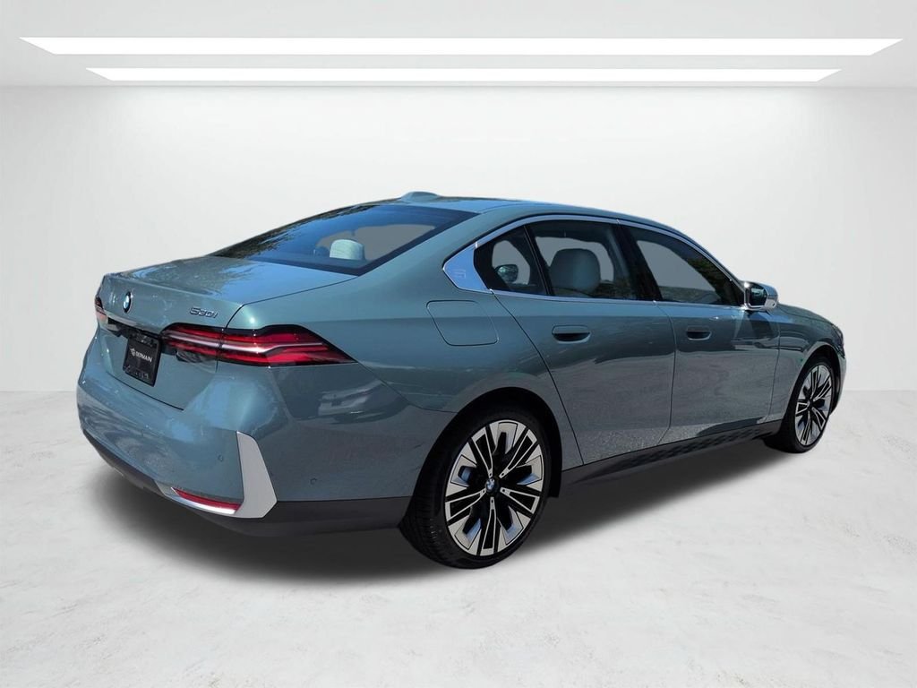 New 2027 Cape York Green Metallic BMW 530i xDrive image 4
