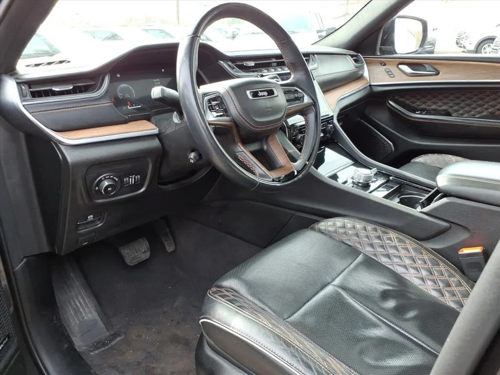 Used 2022 Gray Jeep Summit image 15