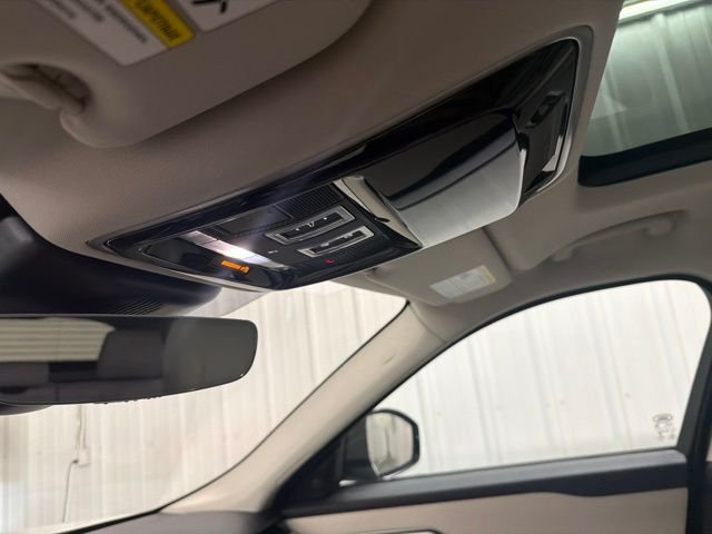 Used 2019 Fuji White Land Rover S image 29