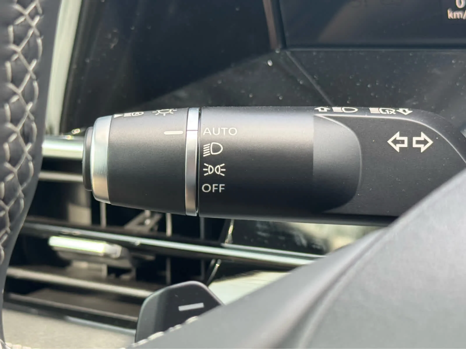 New 2026 BLACK OBSIDIAN INFINITI Luxe 2WD image 15