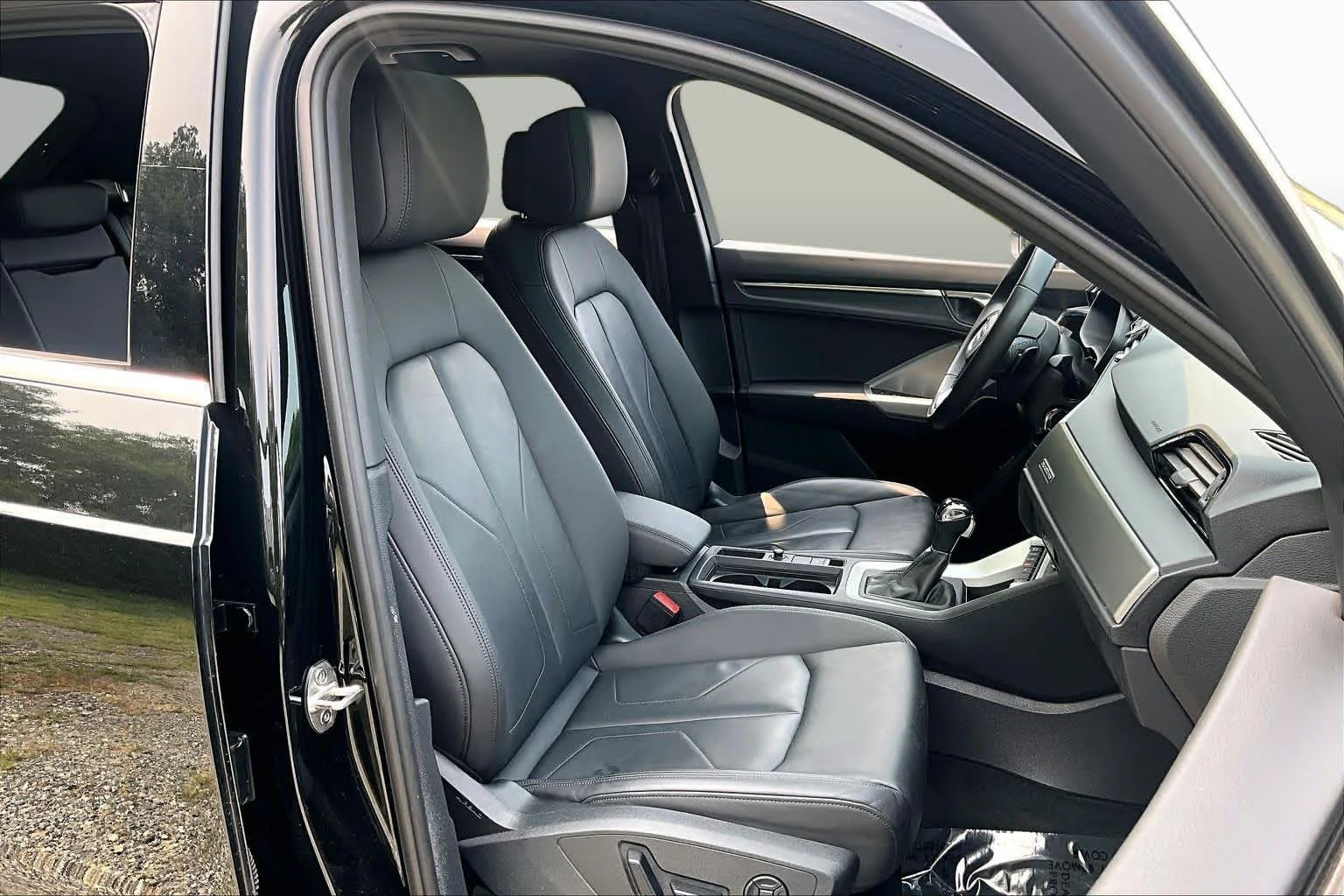 Used 2025 Mythos Black Metallic Audi S line Premium image 9