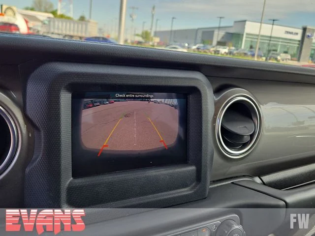 Used 2019 Red Jeep Unlimited Sahara image 9