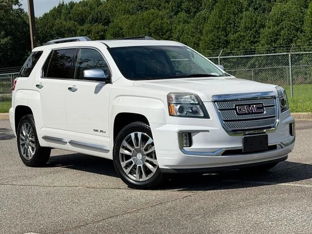 Used 2017 White GMC Denali image 1