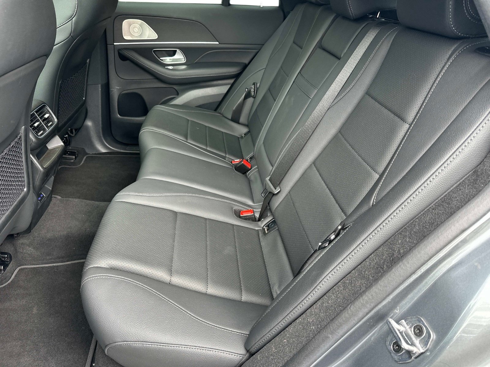 Certified Used 2025 Selenite Gray Metallic Mercedes-Benz GLE 450 image 11