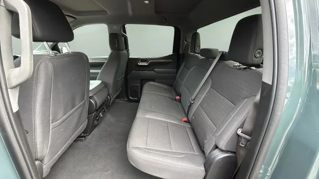 Used 2025 Cypress Gray Chevrolet LT image 21