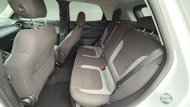 Used 2025 Summit White Chevrolet LT image 18