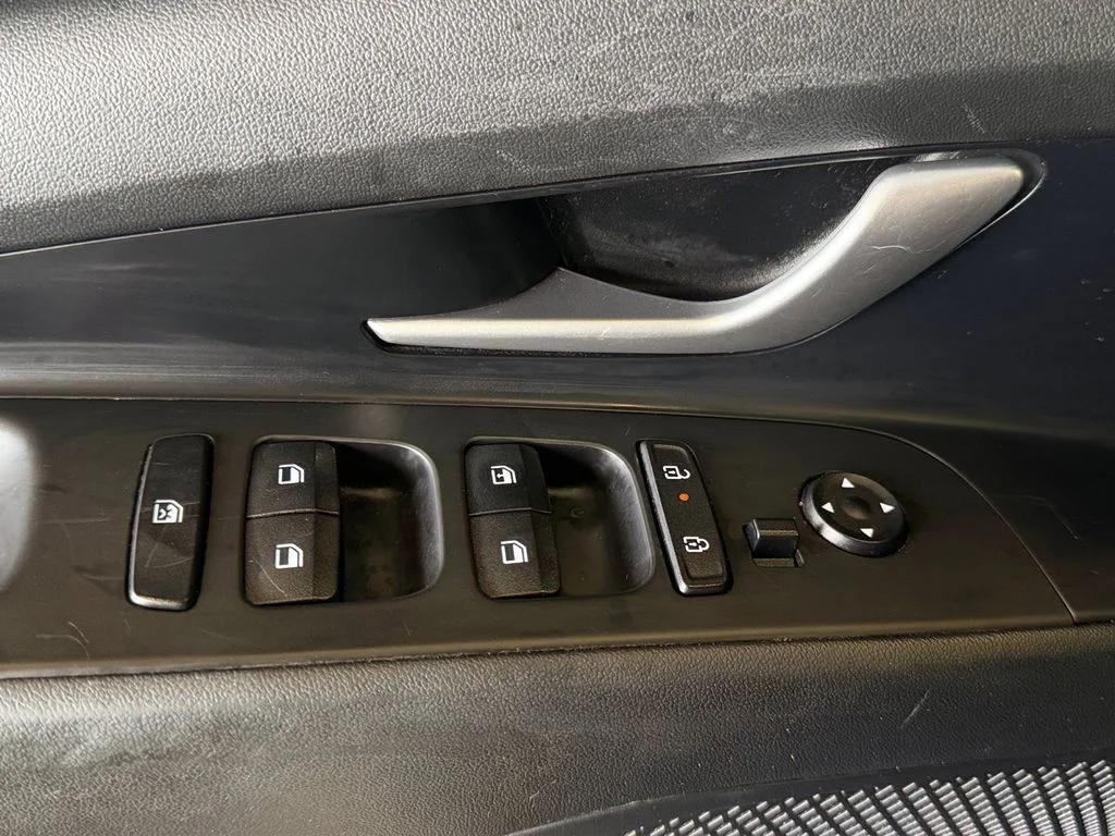 Used 2024 Blue Hyundai SE image 27