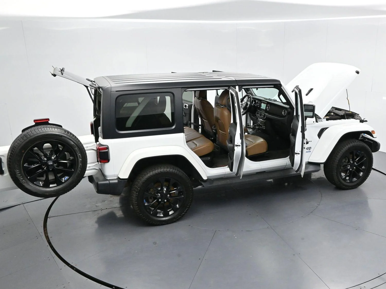 Used 2022 Bright White Clearcoat Jeep Unlimited Sahara image 42