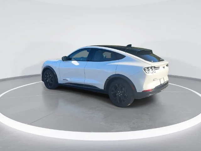 Used 2023 White Ford Premium image 5
