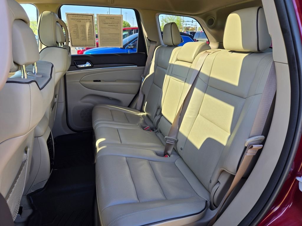 Used 2019 Red Jeep Overland image 32
