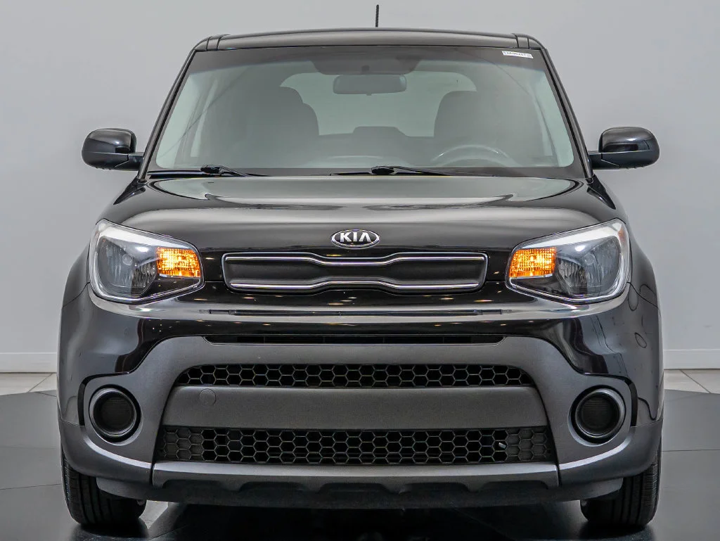 Used 2017 Kia Soul Base with VIN KNDJN2A28H7476520 for sale in Wichita, KS