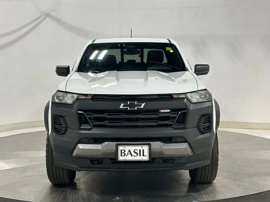 Used 2024 Summit White Chevrolet Trail Boss image 9
