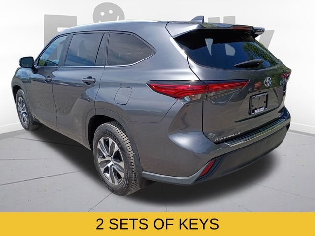 Used 2023 Gray Toyota XLE image 7