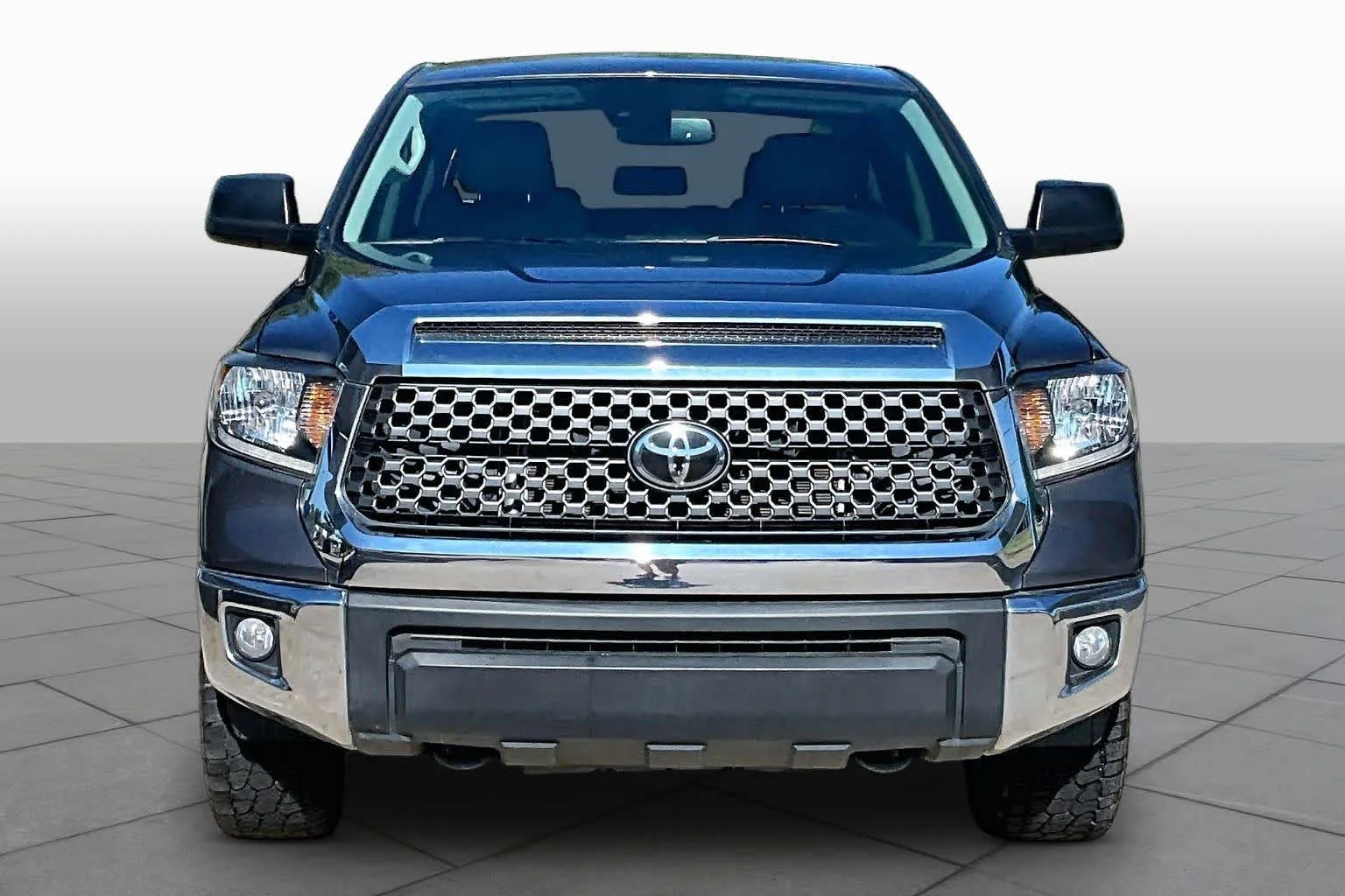 Used 2020 Magnetic Grey Metallic Toyota SR5 image 4
