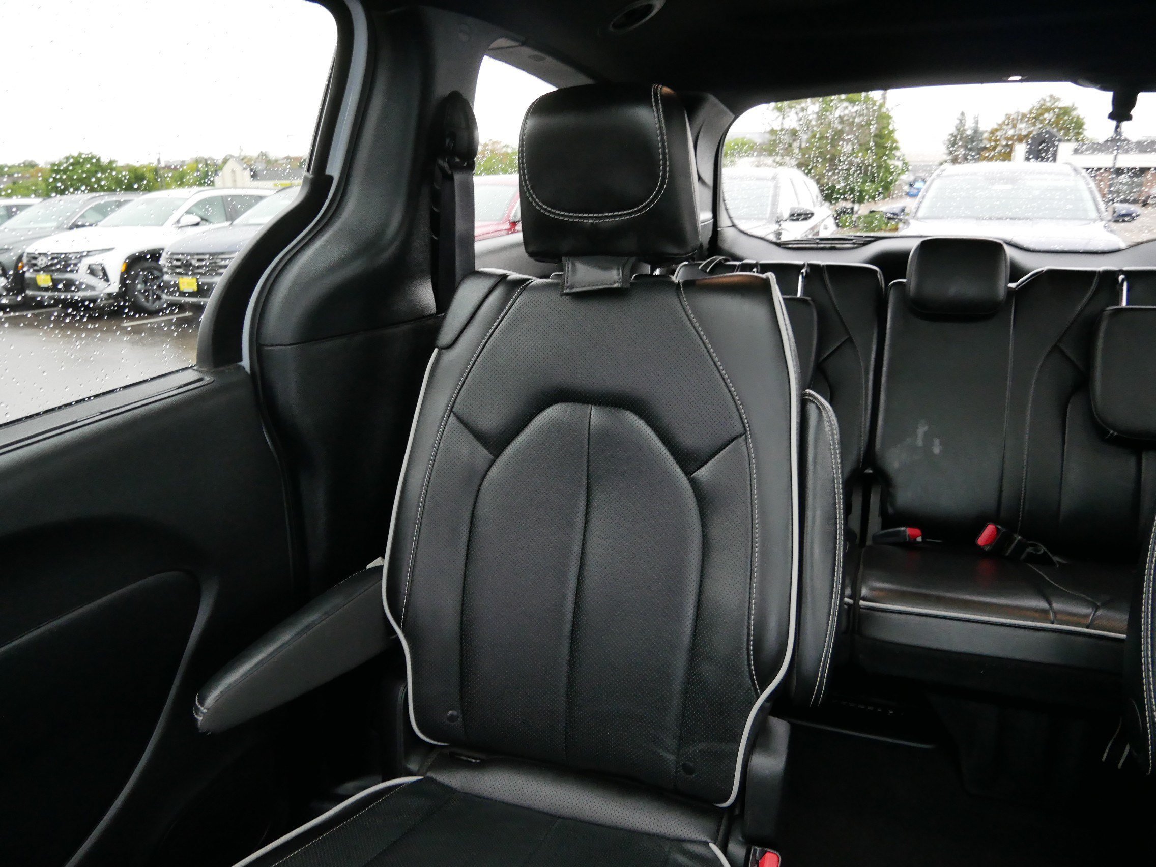 2026 Chrysler Pacifica Limited - Photo 12
