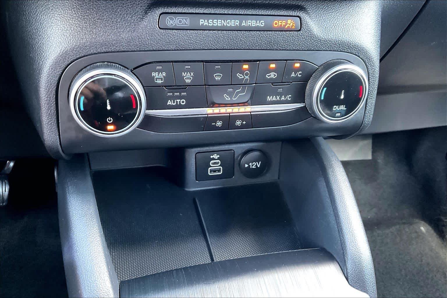 Used 2025 Agate Black Ford ST-Line image 31