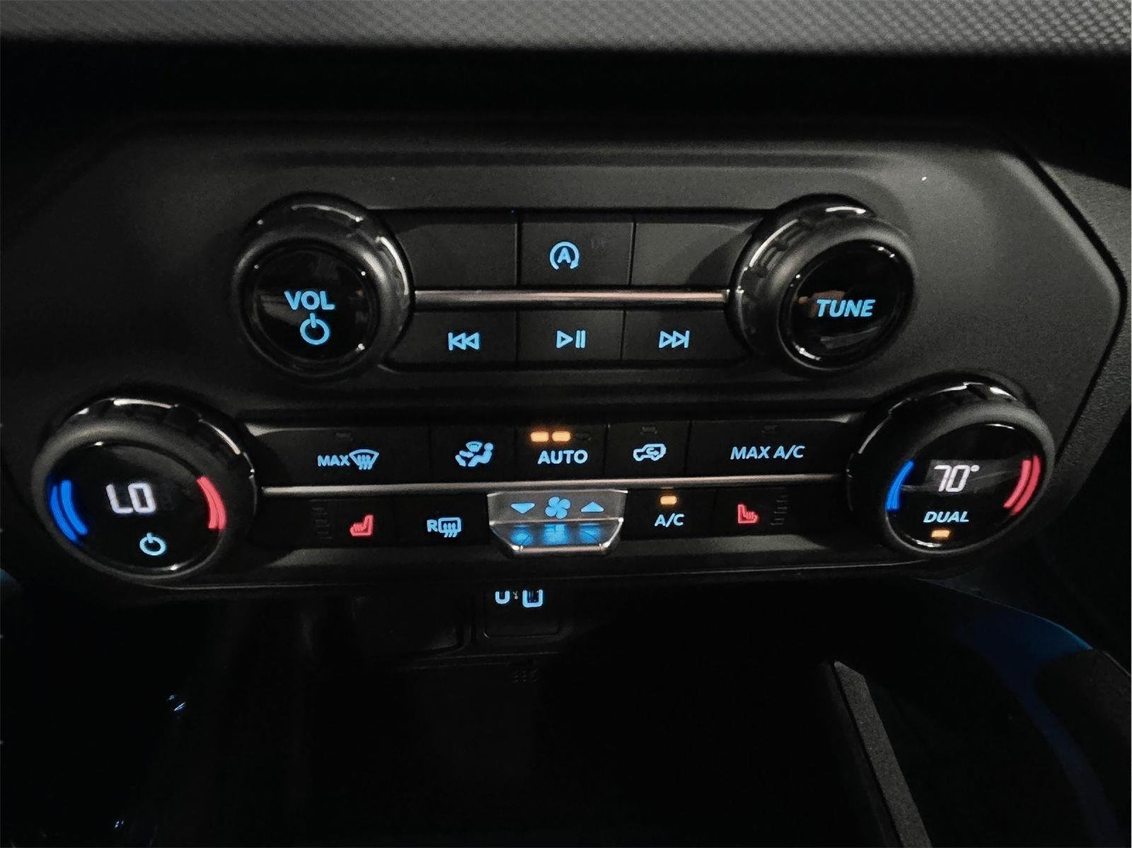 Used 2023 Iconic Silver Ford Black Diamond 2 dr image 39