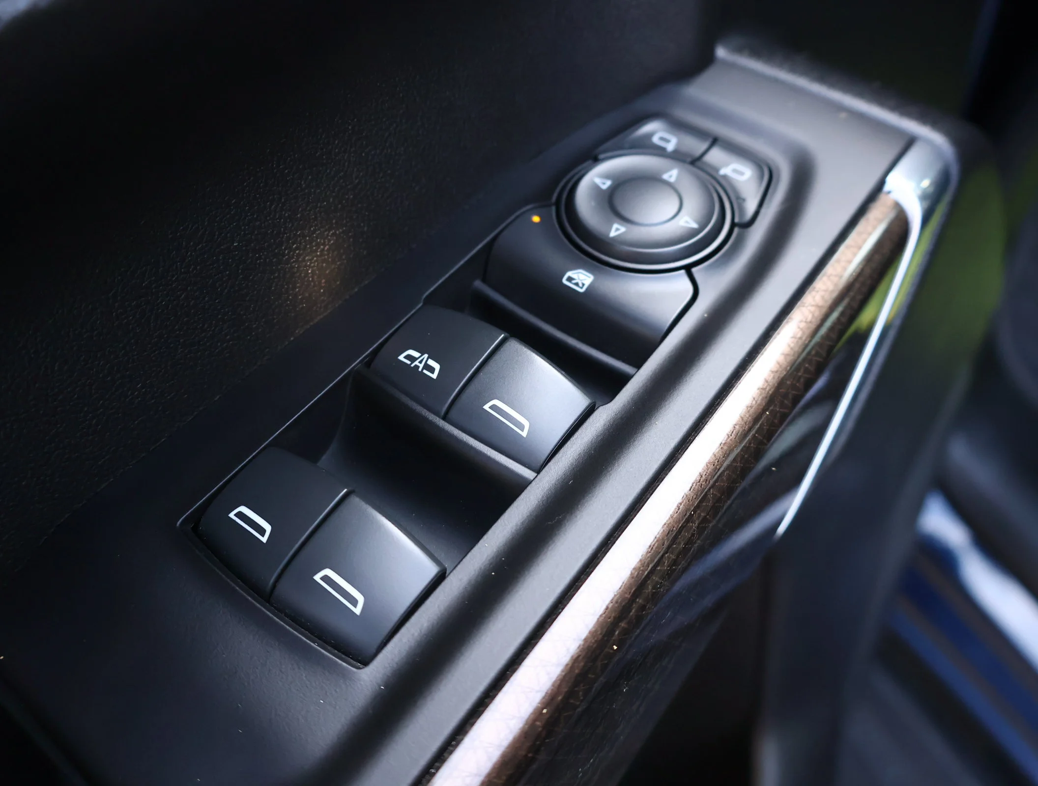 Used 2022 Northsky Blue Metallic Chevrolet RST image 8