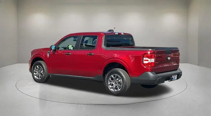 New 2026 Ruby Red Metallic Tinted Clearcoat Ford XLT image 3