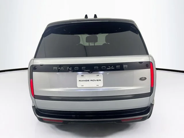 Used 2023 Silver Land Rover SE image 6
