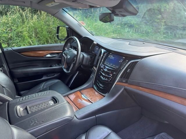 Used 2017 Black Raven Cadillac Luxury image 22